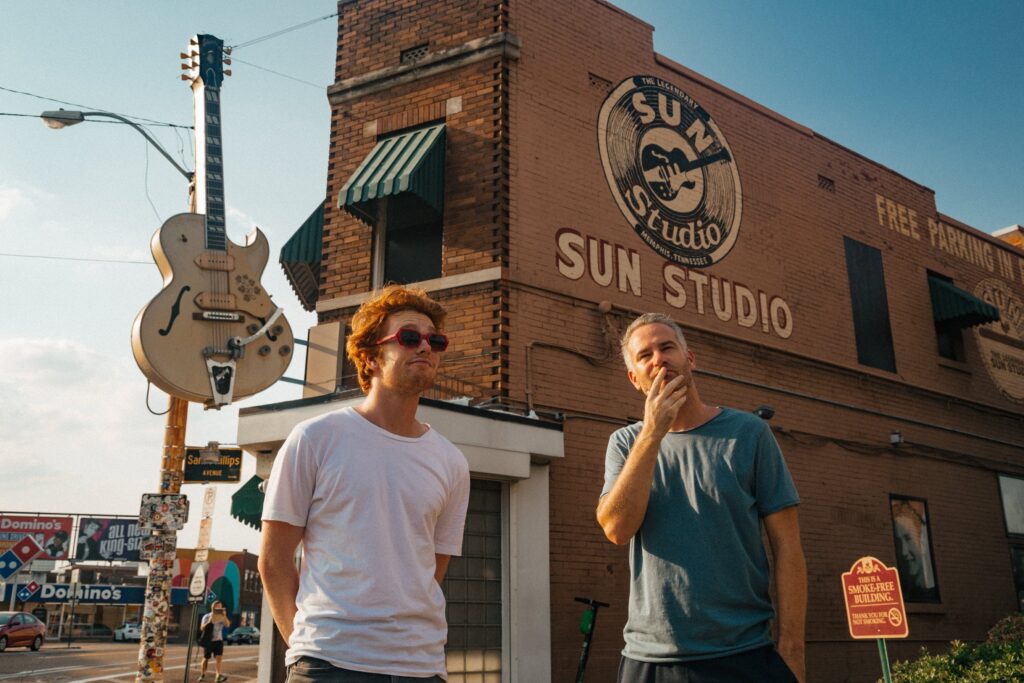 Blad 407: MNM, Rock 'n' roll en World Radio Day