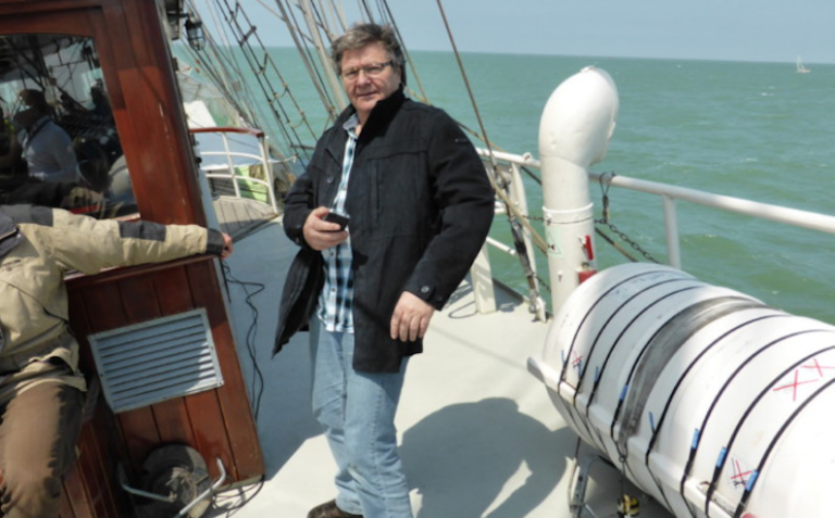 Het is vandaag 13 februari... 2000 (audio)