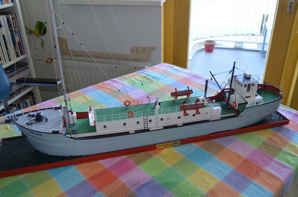 Blad 1432: Oekraïne, Bon Jour, 3FM