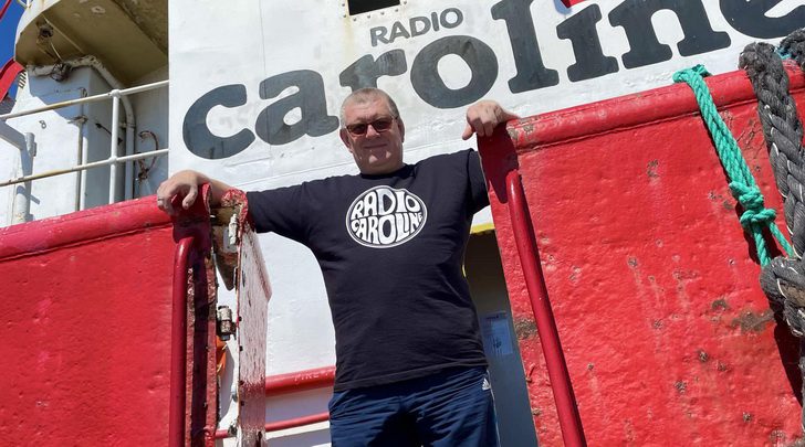 Blad 2216: Dave Foster, 192Radio, NRJ
