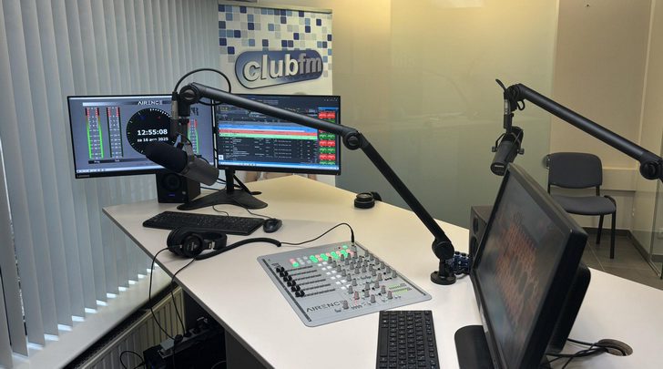 Blad 2520: ClubFM, Man Bijt Media, Ross Revenge, Qmusic