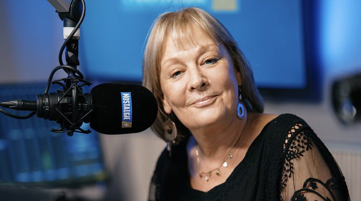 Blad 2608: Anouchka, Howard Stern, RNE, KCBS-AM